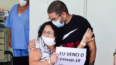 Mãe de Yudi se impactou com orações na janela de hospital: "Ouvia os aparelhos e o clamor"