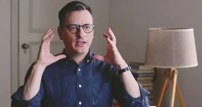Cenógrafo de Hollywood deixa homossexualidade ao sentir Deus "como na estrada de Damasco"