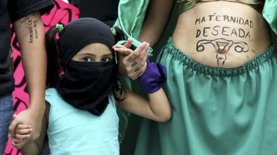 Canadá faz 'oferta de aborto' legal para americanas, após notícia vazada