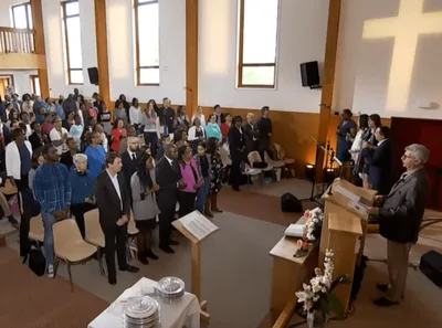 Igrejas de migrantes crescem rapidamente em Paris