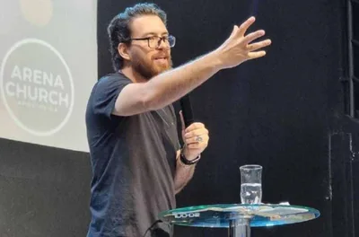 “Sou gay, fui expulso de casa e fundei uma igreja”, revela pastor