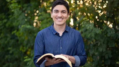"Nada foge do controle e da permissão de Deus", diz pastor sobre a política no Brasil