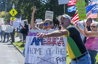 Manifestantes protestam contra mandato de vacina em Washington