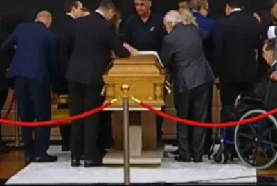 Milhares de fiéis se despedem da bispa Keila Ferreira em culto fúnebre no Brás