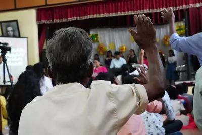 Pastor do Sri Lanka é forçado a fechar igreja em meio a ameaças de budistas