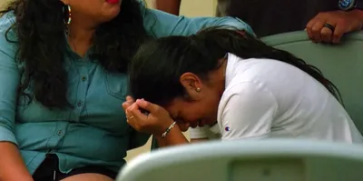 Cristãos vão a local de tiroteio no Texas orar por famílias; 19 crianças foram mortas