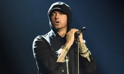 Eminem clama a Jesus, o Salvador, em remix de música de Kanye
