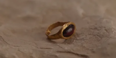 Arqueólogos descobrem anel de ouro de 2.300 anos na Cidade de Davi, em Jerusalém