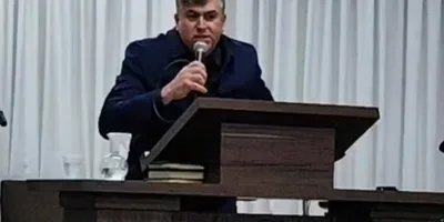 Pastor morre durante pregação em igreja: ‘Foi um instrumento de Deus na terra’