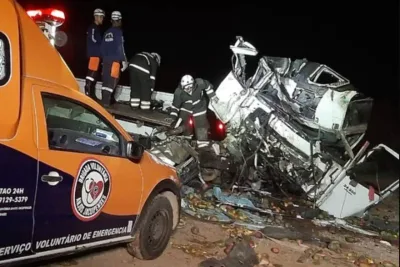 Luto na AD Madureira: Pastor, esposa, filho e mais 21, morrem em grave acidente