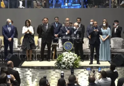 Culto de ação de graças reúne Bolsonaro, Michelle e ministros