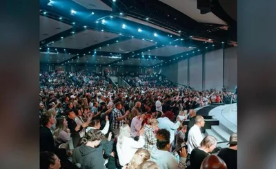 Igreja nos EUA tem culto ininterrupto há 1 semana