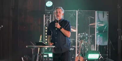 Pastor alerta sobre cristianismo cultural: \"O mundo quer valores bíblicos, mas nega Cristo\"