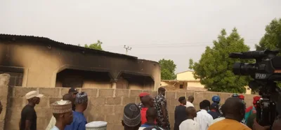 Casas e lojas de cristãos na Nigéria têm sido incendiadas por muçulmanos