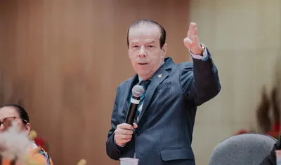 Pastor repreende obreiros que usam camisas de time de futebol