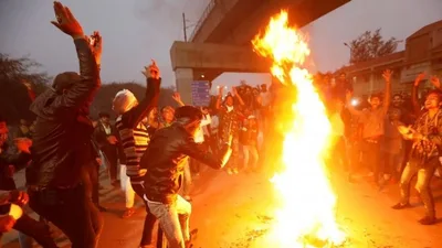 Hindus espancam pastores e queimam bíblias: "Ateei fogo no seu Jesus"