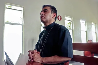 Bispo da Nicarágua é liberto pelo ditador comunista e enviado para o exílio