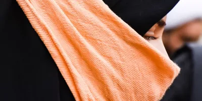 Afeganistão: Nova lei do Talibã proíbe mulheres de ouvir a voz uma das outras