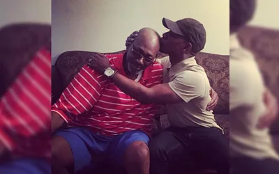 Kirk Franklin perdoa pai biológico que o deu para adoção: "Transformei ódio em perdão"
