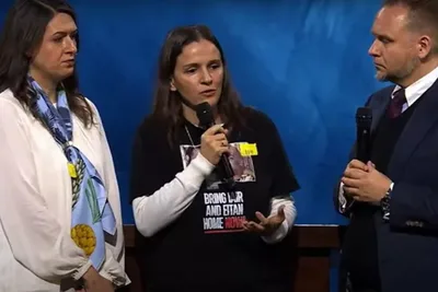 Igreja no Texas recebe parentes de reféns do Hamas