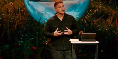Ex-ator pornô que virou pastor alerta sobre sites pornográficos: ‘Alimentam o abuso sexual’