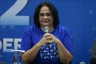 Damares Alves é ameaçada por esquerdista: “Ela precisa sofrer a dor da morte”
