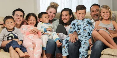 Casal cita vontade de Deus como razão para adotar 7 irmãos órfãos