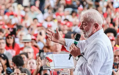Lula se diz "bonzinho" e pede que Deus não o leve ainda