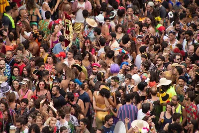 Ao menos 71 cidades cancelam carnaval 2022, em São Paulo