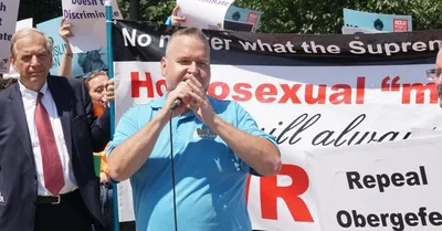 "Eu vivia uma mentira, até que orei e Jesus me libertou", diz ex-militante LGBT