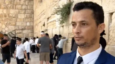 Judeus expulsam pastor brasileiro que pregava sobre Jesus no Muro das Lamentações