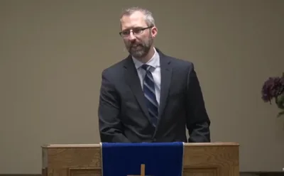 Pastor canadense faz seu primeiro sermão depois de ser liberado da prisão