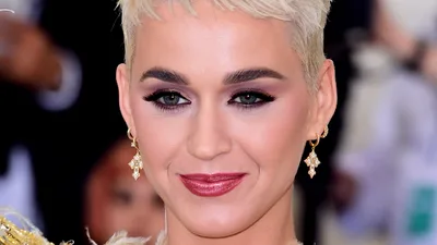 Katy Perry revela reaproximação de Deus: 'Minha mãe orou a vida toda'
