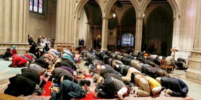 Islã irá superar cristianismo como maior religião do mundo em 2070, prevê pesquisa