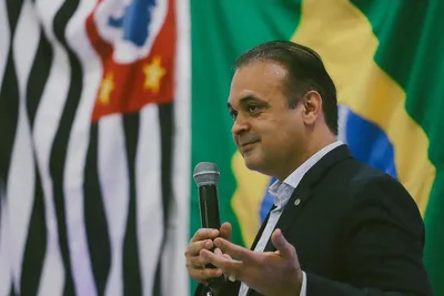 "O politicamente correto está amordaçando as pessoas", alerta parlamentar