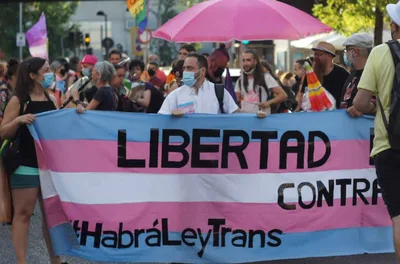 “Lei trans” na Espanha gera preocupação por violar direitos dos pais