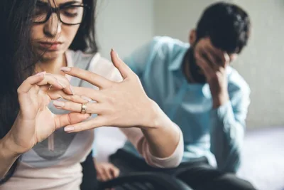 ‘Meu marido me bate, posso divorciar?’: veja a resposta de pastor