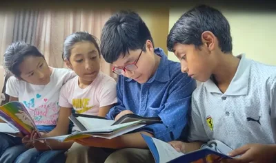 Menino de 10 anos faz estudo bíblico com amigos no Peru