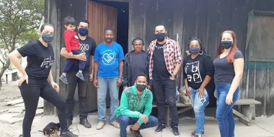 Igreja doa alimentos e ajuda a reformar casas atingidas pelo fogo no Pantanal
