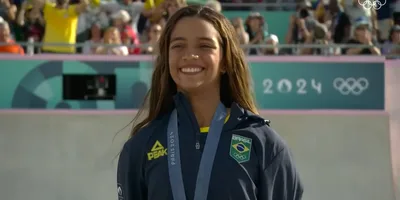 Com possível advertência por sinais sobre Jesus, Rayssa Leal diz: \"Fiz porque sou cristã\"