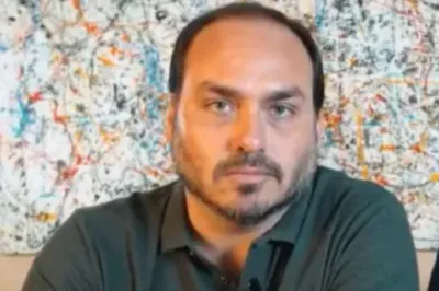 Carlos Bolsonaro é alvo de operação da Polícia Federal