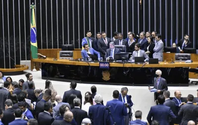 Republicanos trai conservadores e vota a favor dos 37 ministérios de Lula