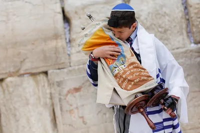 Judeu encontra Jesus ao estudar para seu bar-mitzvah: ‘Deus abriu meus olhos’