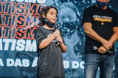 Menino que superou doença desconhecida prega sua fé: "Quero espalhar Jesus pelo mundo"