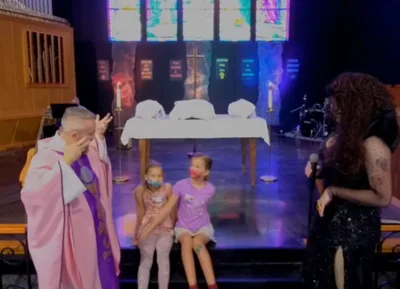 Igreja Metodista Unida realiza "show de drags para toda a família"