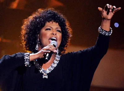 Vencedora do Grammy Awards, CeCe Winans se apresentará no Funeral de Myles Munroe