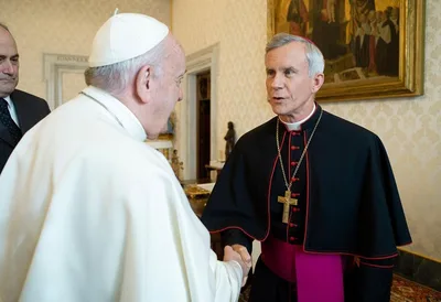 Bispo que criticava ações pró-LGBT do papa Francisco é demitido