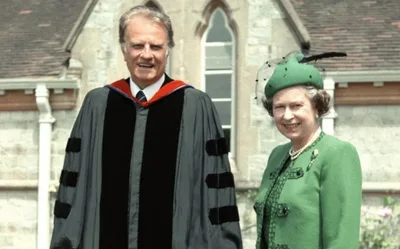 Billy Graham registrou interesse da rainha da Inglaterra pela Bíblia Sagrada