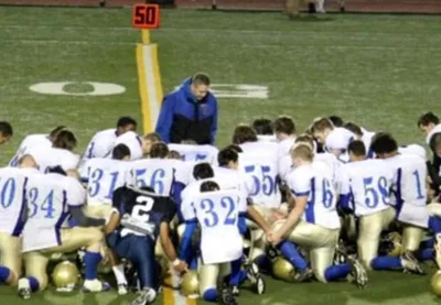 Suprema Corte dos EUA vai analisar caso de treinador demitido por orar