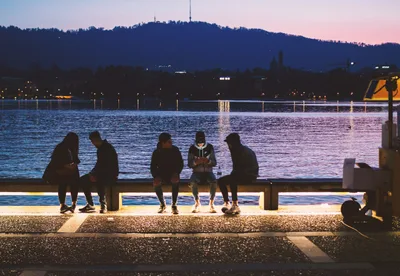 43% dos jovens franceses acreditam em Deus, diz pesquisa